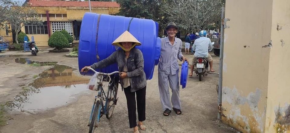 NT.Thích nữ Từ Nhẫn, bà Mai Thị Hạnh làm từ thiện ở Bến Tre ảnh 3 btre 3.jpg