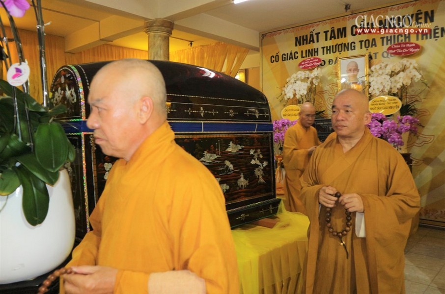 Lễ nhập kim quan TT.Thích Thiện Phú ảnh 4 tang.5a.jpg
