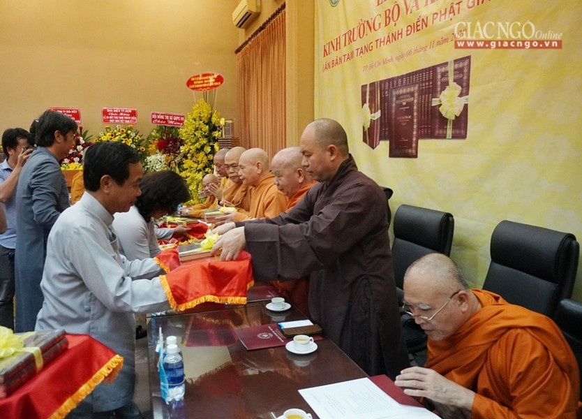 Lễ ra mắt ấn bản Tam tạng Thánh điển Phật giáo Việt Nam ảnh 9 9t.jpg