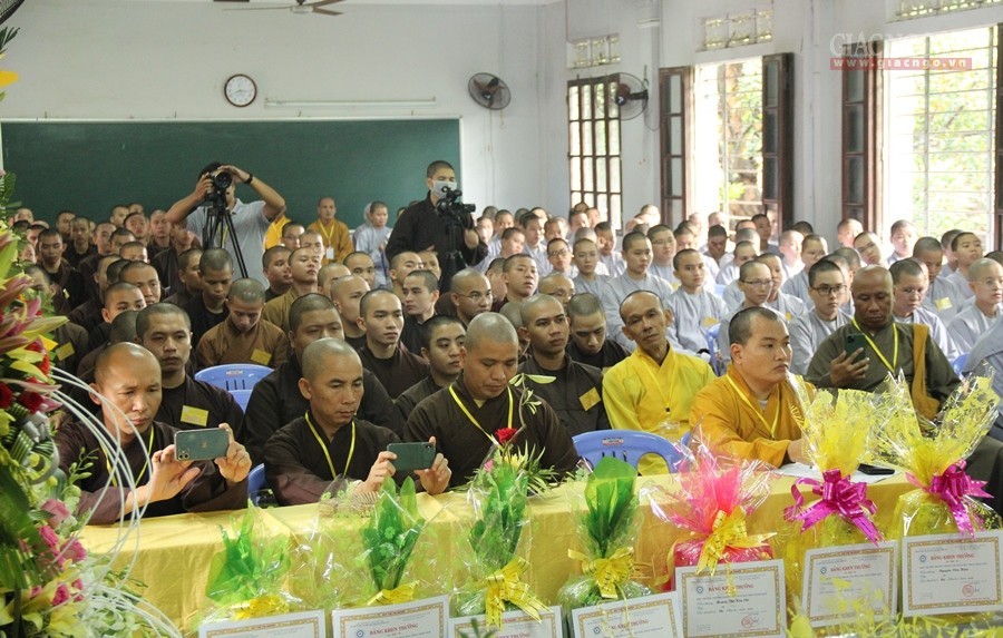 TT-Huế: Trường TCPH tổ chức tổng kết khóa, khai giảng ảnh 4 3.jpg