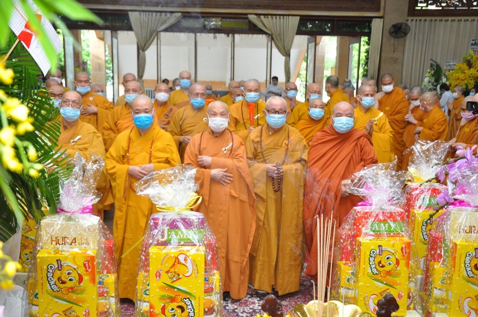 Trung ương Giáo hội viếng tang HT.Giác Phúc ảnh 2 H1.jpg